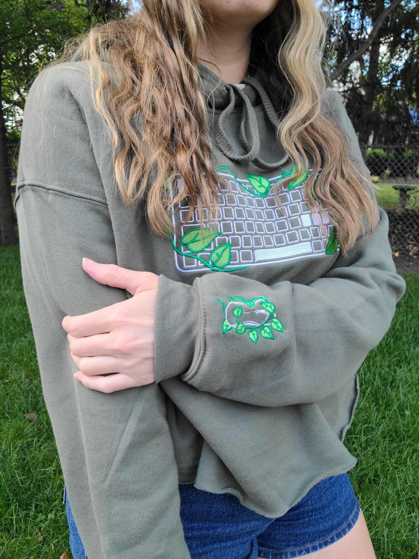 PC Gamer Leaf Embroidered Cropped Hoodie