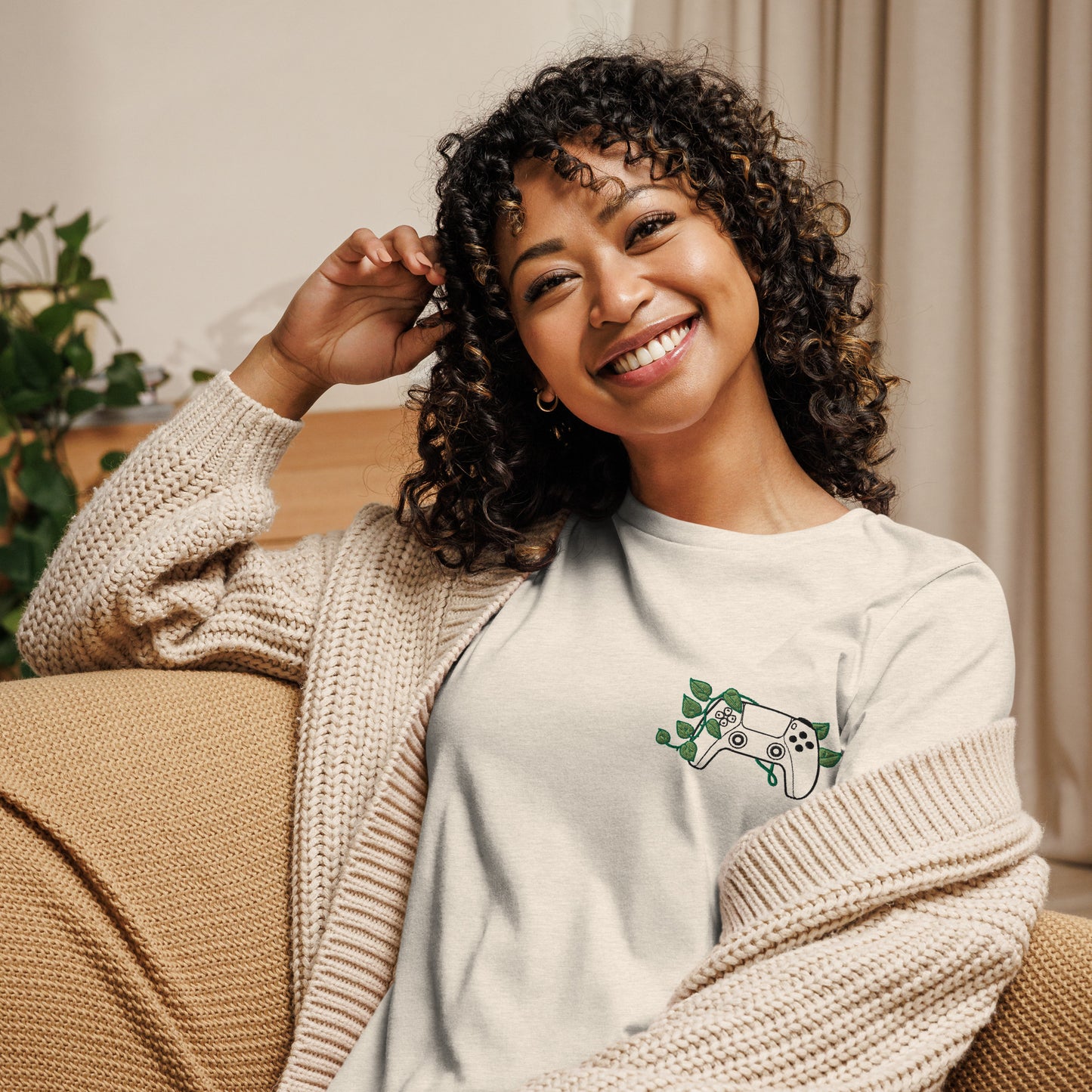 PS5 Leaf Embroidered Women's T-Shirt