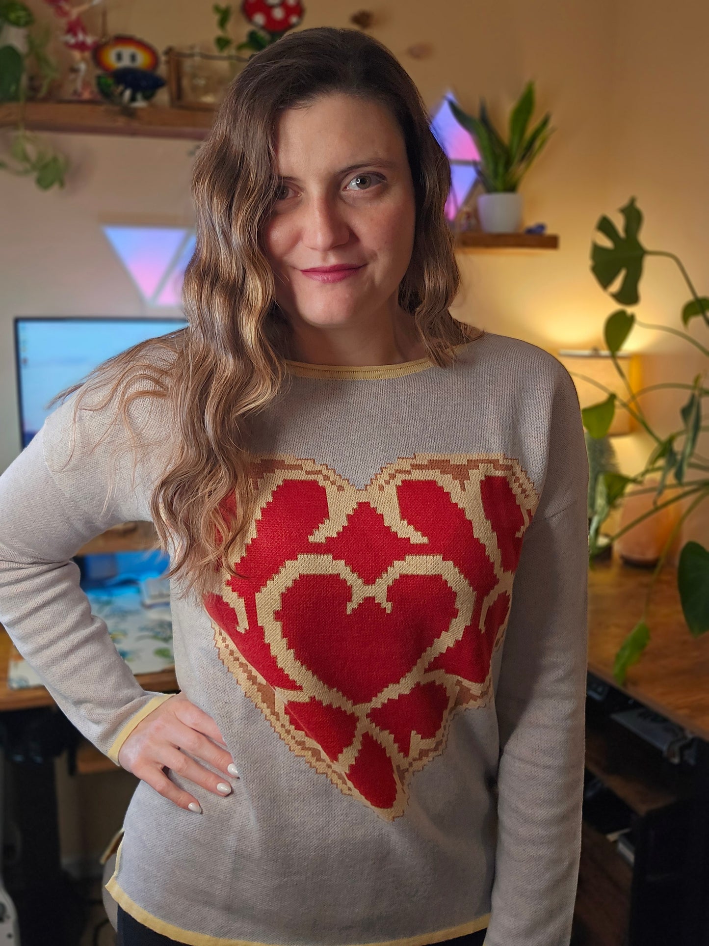 HEART CONTAINER FITTED SWEATER