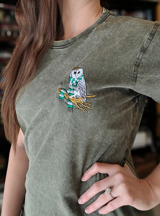 CUNNING EMBROIDERED OWL Tee