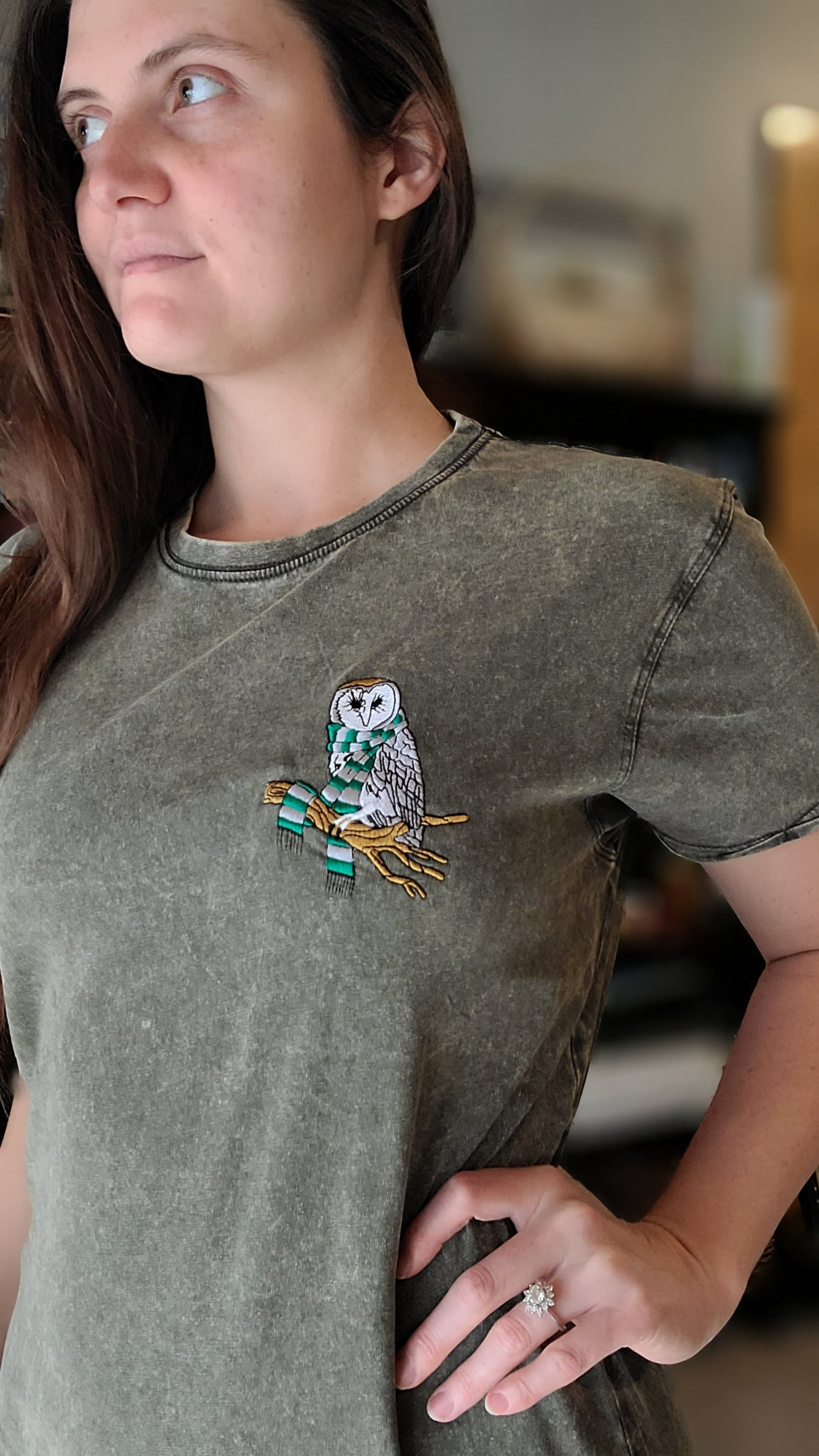 CUNNING EMBROIDERED OWL Tee