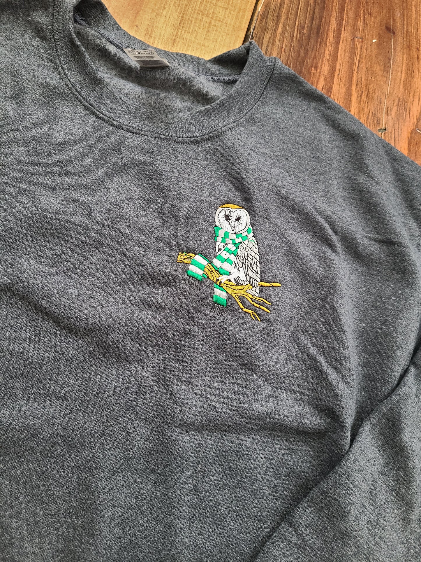 CUNNING OWL EMBROIDERED SWEATSHIRT